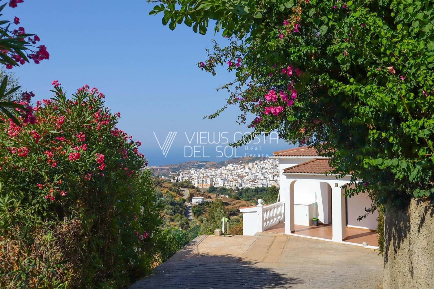 4 soveværelse Villa til salg i Torrox med garage - € 379.000 (Ref: 9170411)