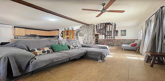 3 bedroom Townhouse for rent in Rubite, Sedella with pool garage - € 1,100 (Ref: 9258186)