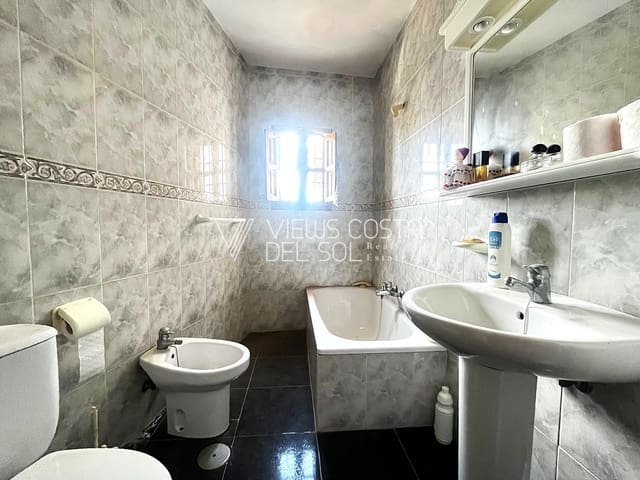 6 soveværelse Villa til salg i Los Romanes, Viñuela - € 185.000 (Ref: 9378160)