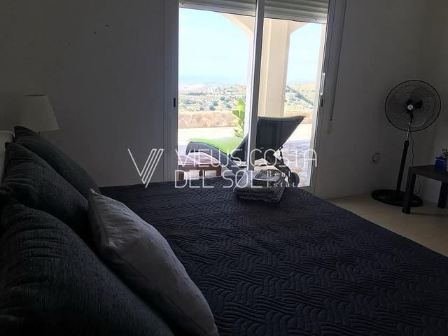 3 slaapkamer Villa te huur in Algarrobo met zwembad - € 2.200 (Ref: 9516575)