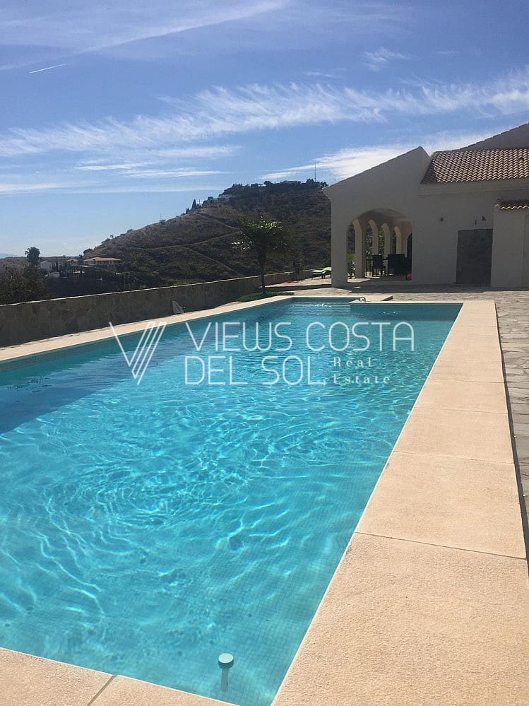 3 slaapkamer Villa te huur in Algarrobo met zwembad - € 2.200 (Ref: 9516575)