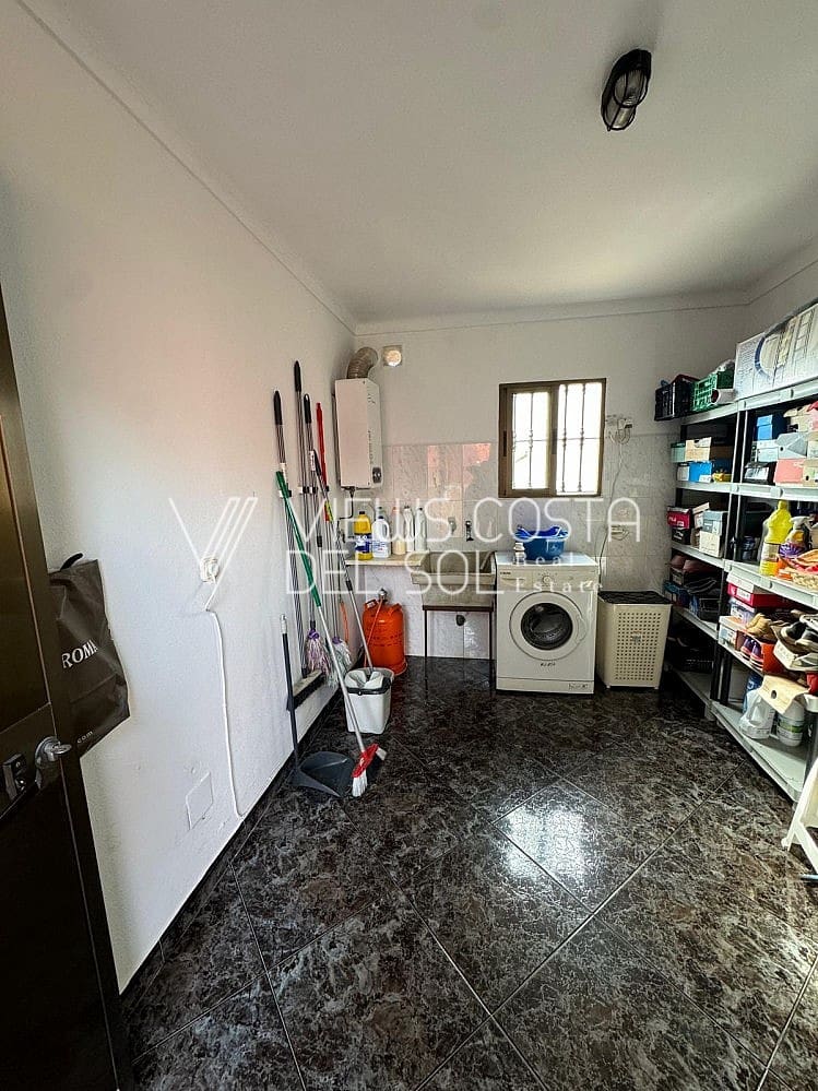 3 bedroom Villa for sale in Lagos - € 429,000 (Ref: 9606421)