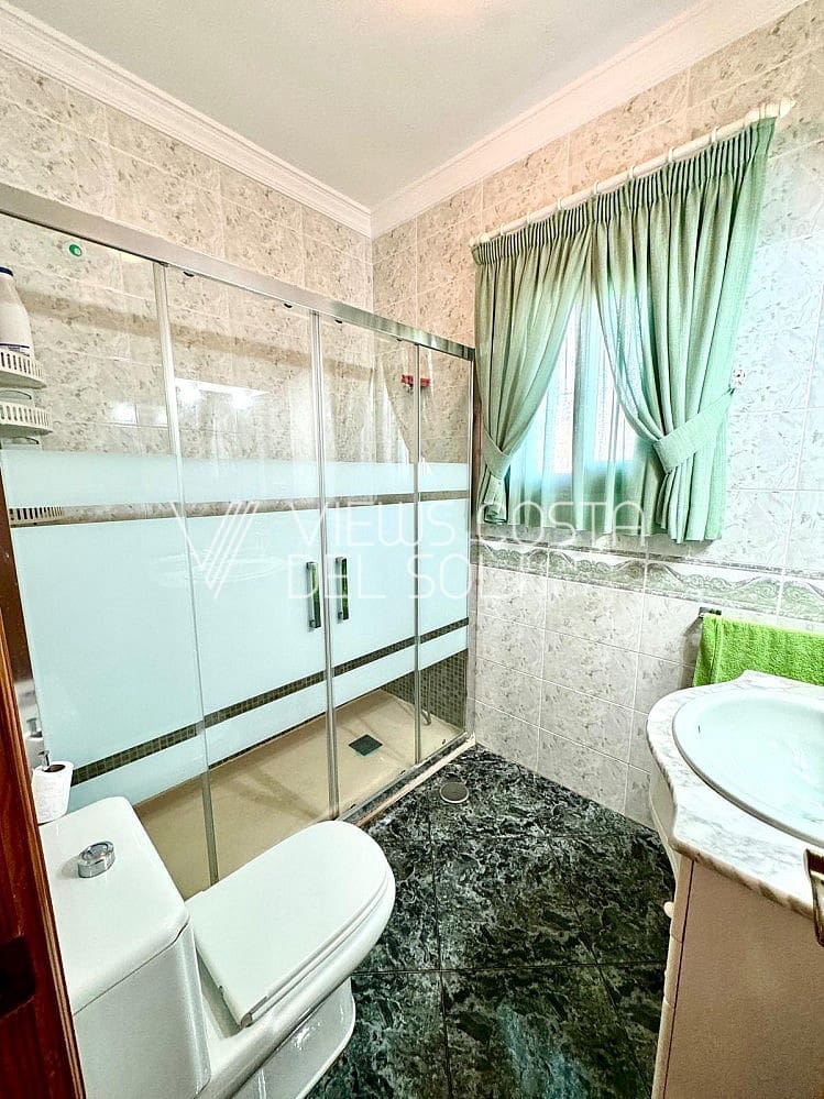 3 bedroom Villa for sale in Lagos - € 429,000 (Ref: 9606421)