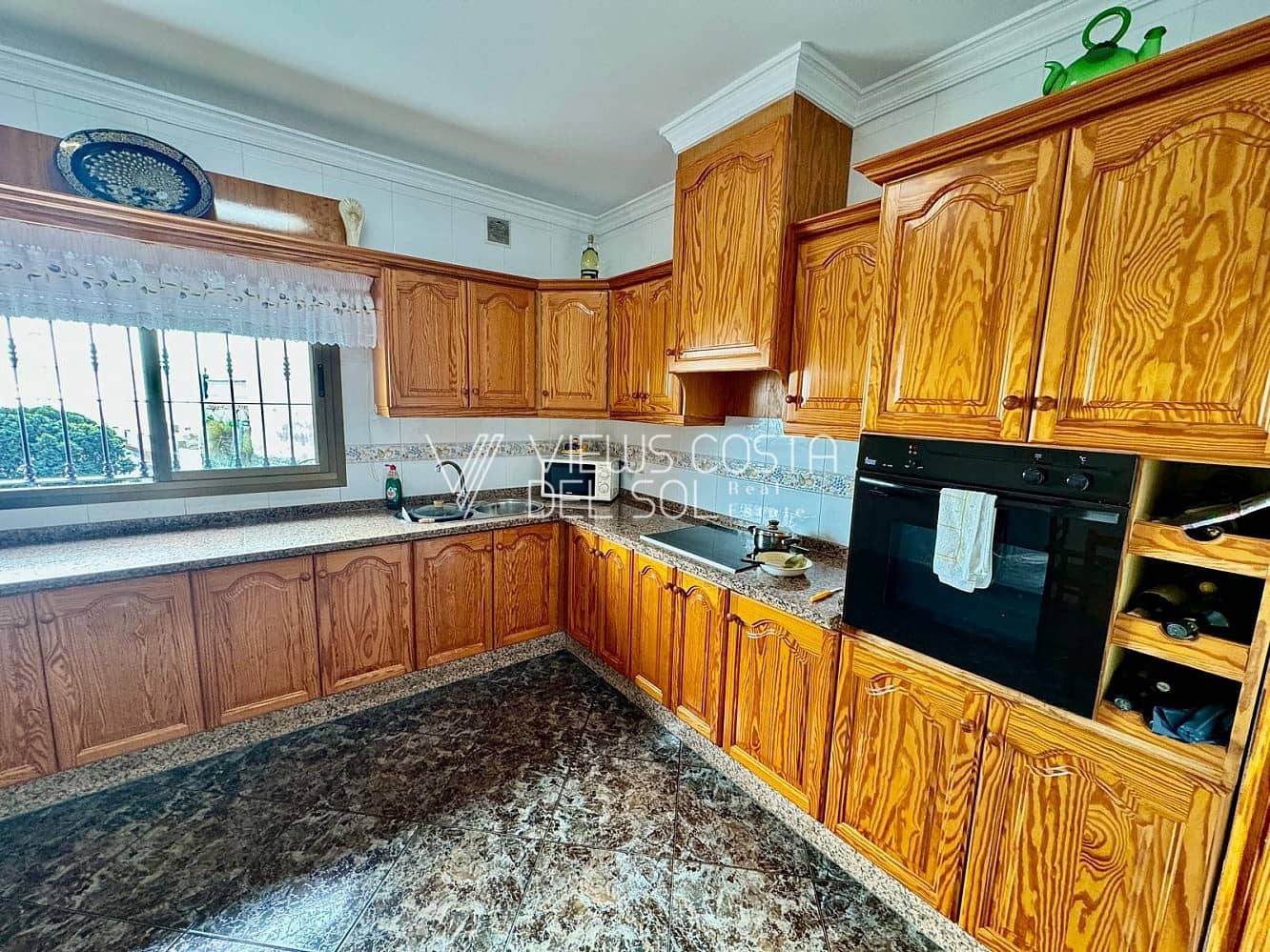 3 bedroom Villa for sale in Lagos - € 429,000 (Ref: 9606421)