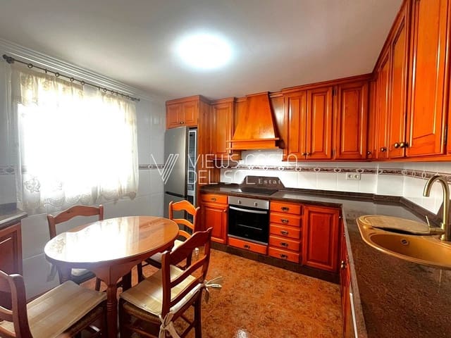 Casa de 4 habitaciones en Vélez-Málaga en alquiler con garaje - 1.500 € (Ref: 9667113)