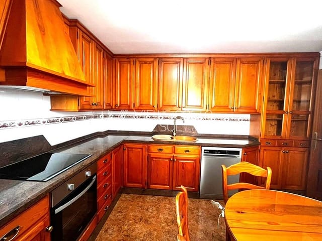 Casa de 4 habitaciones en Vélez-Málaga en alquiler con garaje - 1.500 € (Ref: 9667113)