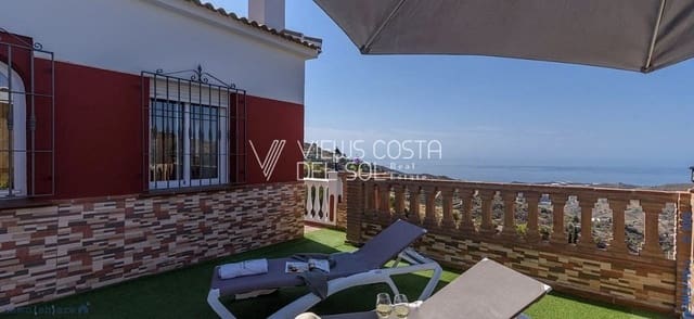 3 quarto Casa em Banda para venda em Torrox Pueblo, Torrox com piscina garagem - 420 000 € (Ref: 9684375)