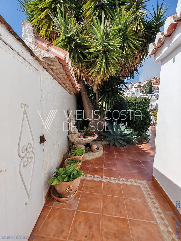 5 sovrum Hus till salu i Nerja med pool garage - 1 095 000 € (Ref: 9684376)