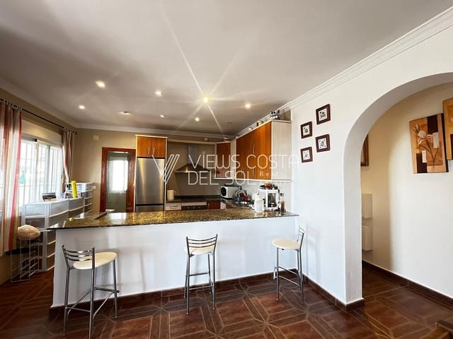 Casa de 4 habitaciones en Algarrobo en alquiler - 2.000 € (Ref: 9708191)