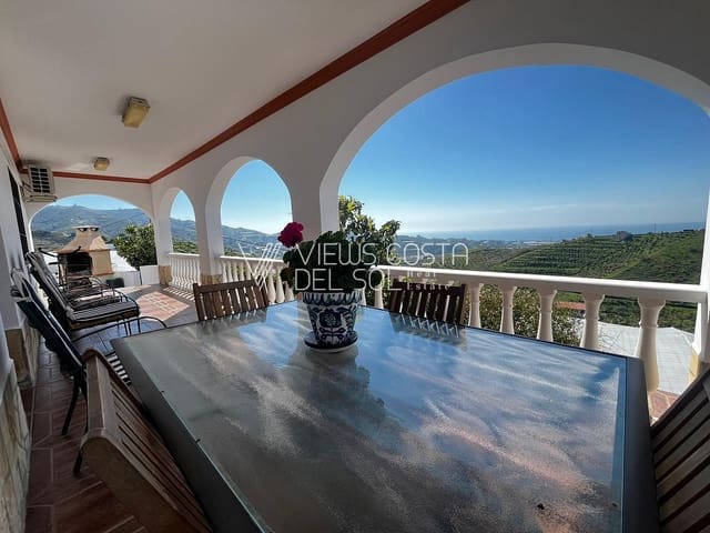 Casa de 4 habitaciones en Algarrobo en alquiler - 2.000 € (Ref: 9708191)