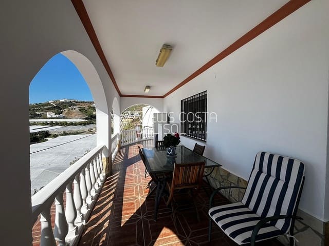 Casa de 4 habitaciones en Algarrobo en alquiler - 2.000 € (Ref: 9708191)