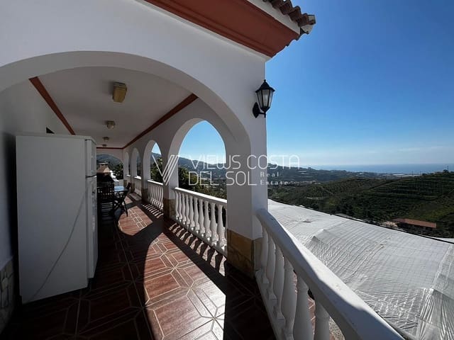 Casa de 4 habitaciones en Algarrobo en alquiler - 2.000 € (Ref: 9708191)