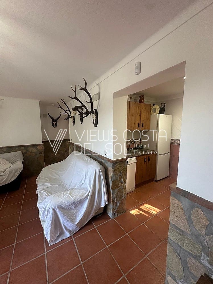 4 bedroom Villa for sale in Caleta de Velez with pool - € 649,900 (Ref: 9720610)