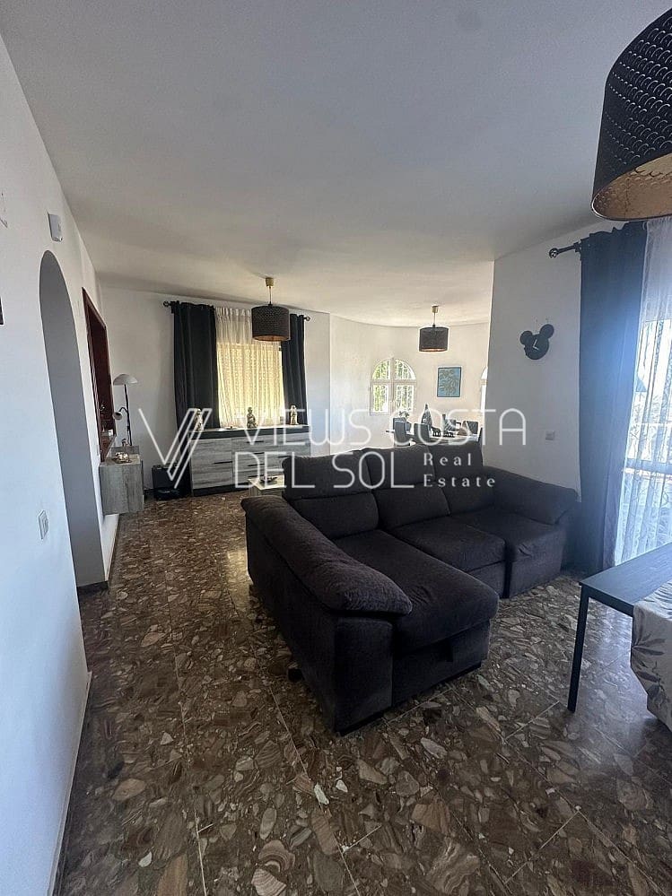 4 bedroom Villa for sale in Caleta de Velez with pool - € 649,900 (Ref: 9720610)