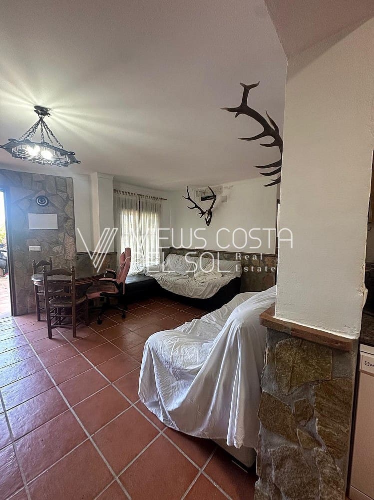 4 bedroom Villa for sale in Caleta de Velez with pool - € 649,900 (Ref: 9720610)