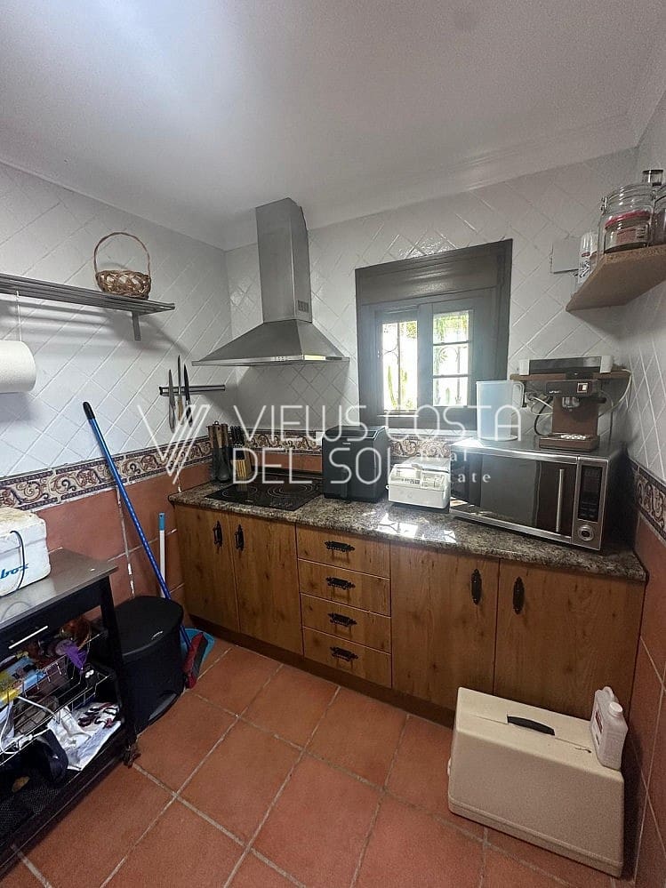 4 bedroom Villa for sale in Caleta de Velez with pool - € 649,900 (Ref: 9720610)