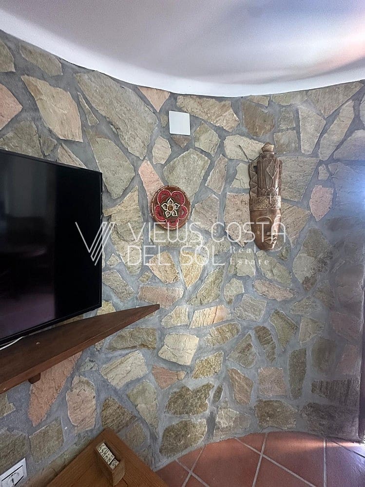 4 bedroom Villa for sale in Caleta de Velez with pool - € 649,900 (Ref: 9720610)