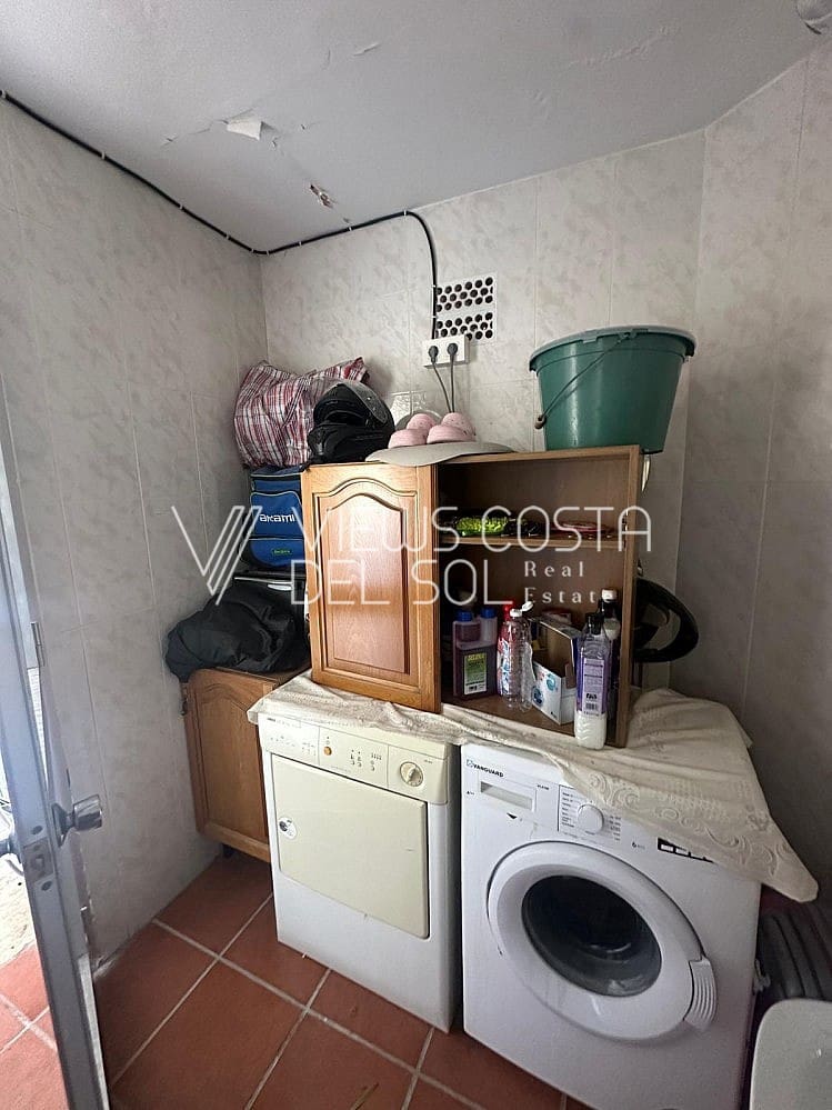 4 bedroom Villa for sale in Caleta de Velez with pool - € 649,900 (Ref: 9720610)