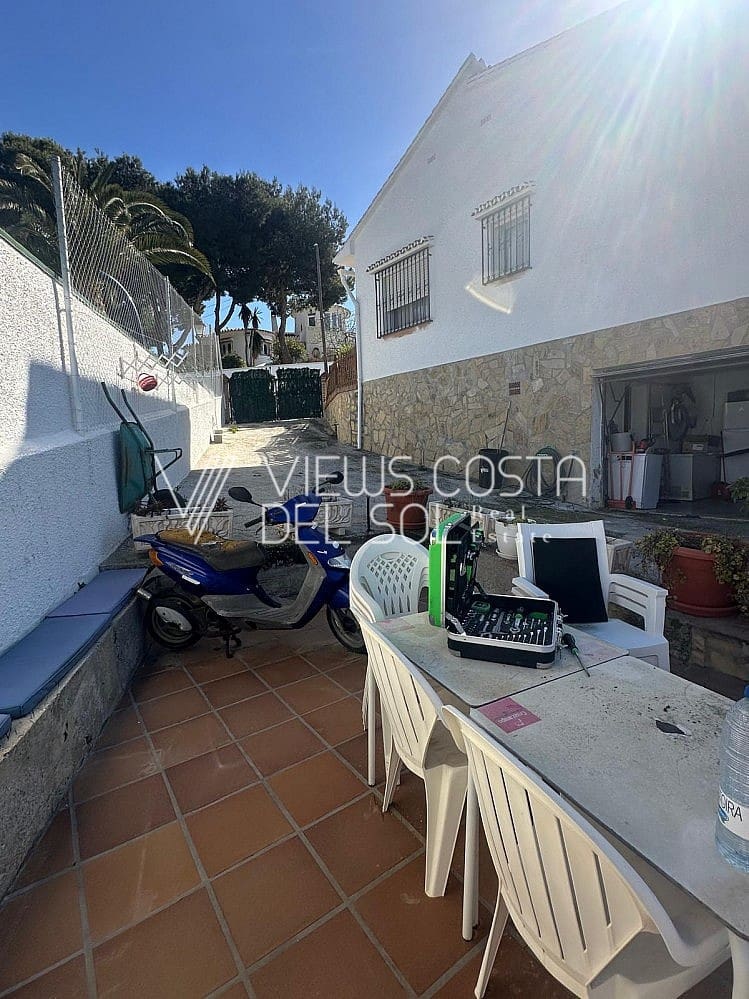 4 bedroom Villa for sale in Caleta de Velez with pool - € 649,900 (Ref: 9720610)