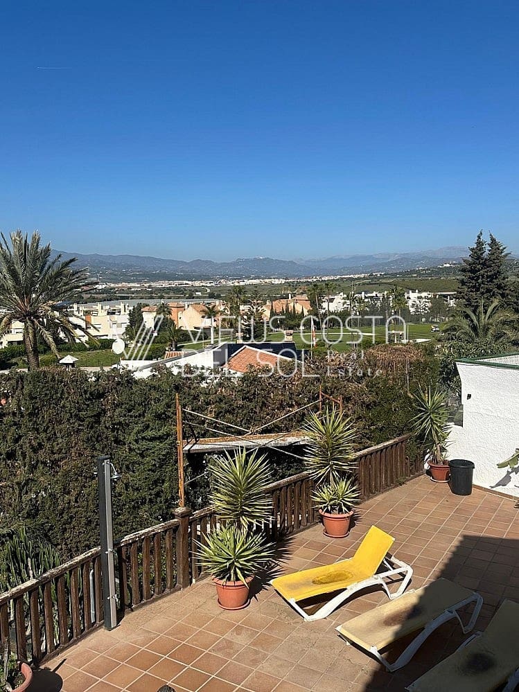 4 bedroom Villa for sale in Caleta de Velez with pool - € 649,900 (Ref: 9720610)