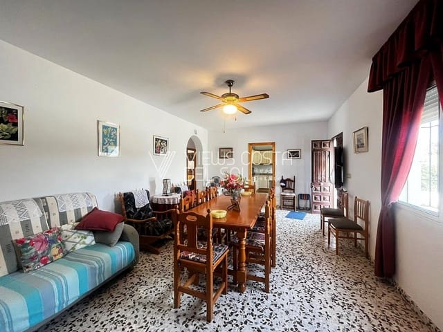 3 slaapkamer Villa te koop in Alcaucín - € 375.000 (Ref: 9784893)