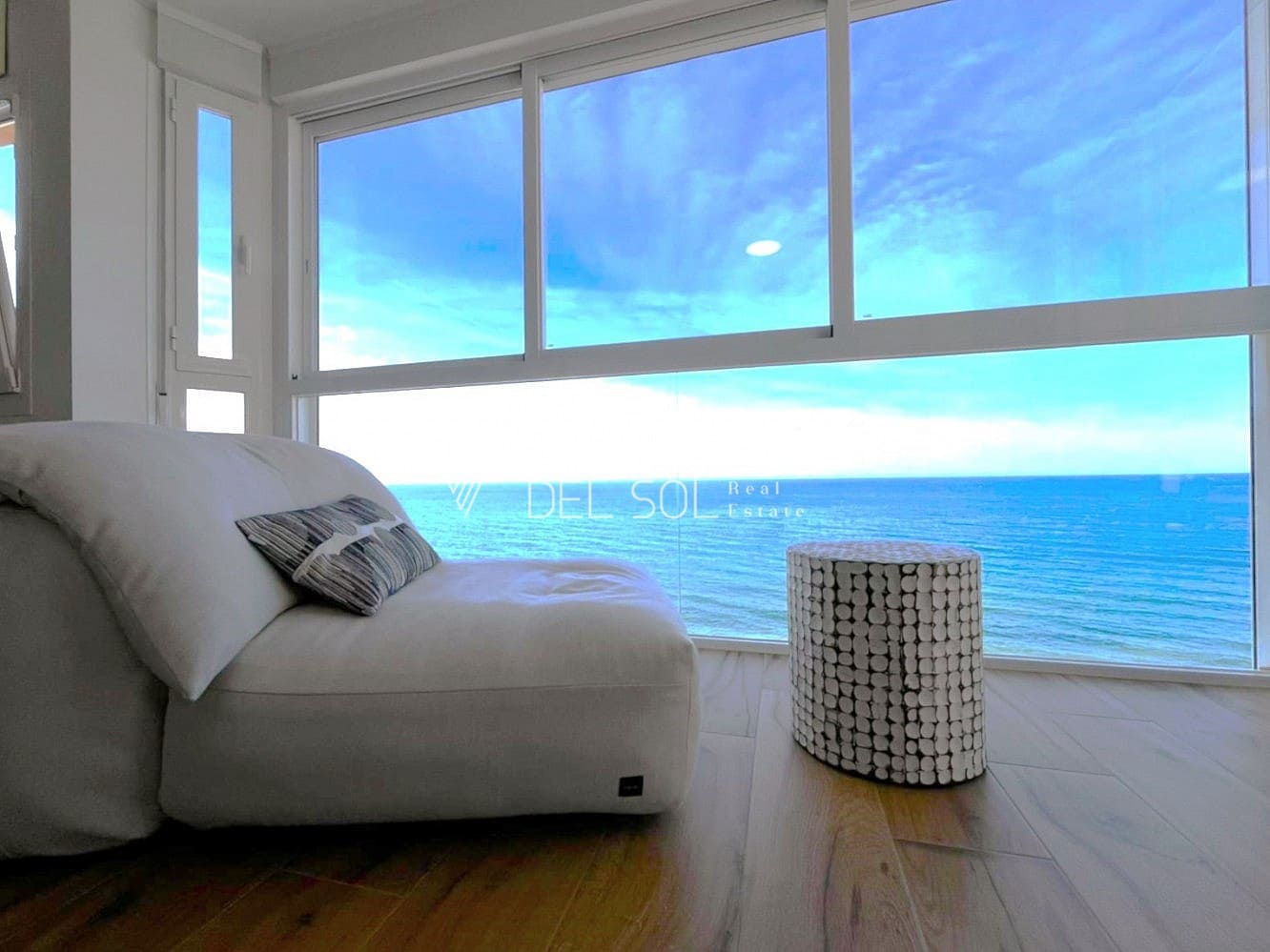 2 Zimmer Apartment zu verkaufen in Algarrobo Costa mit Pool - 480.000 € (Ref: 9816418)