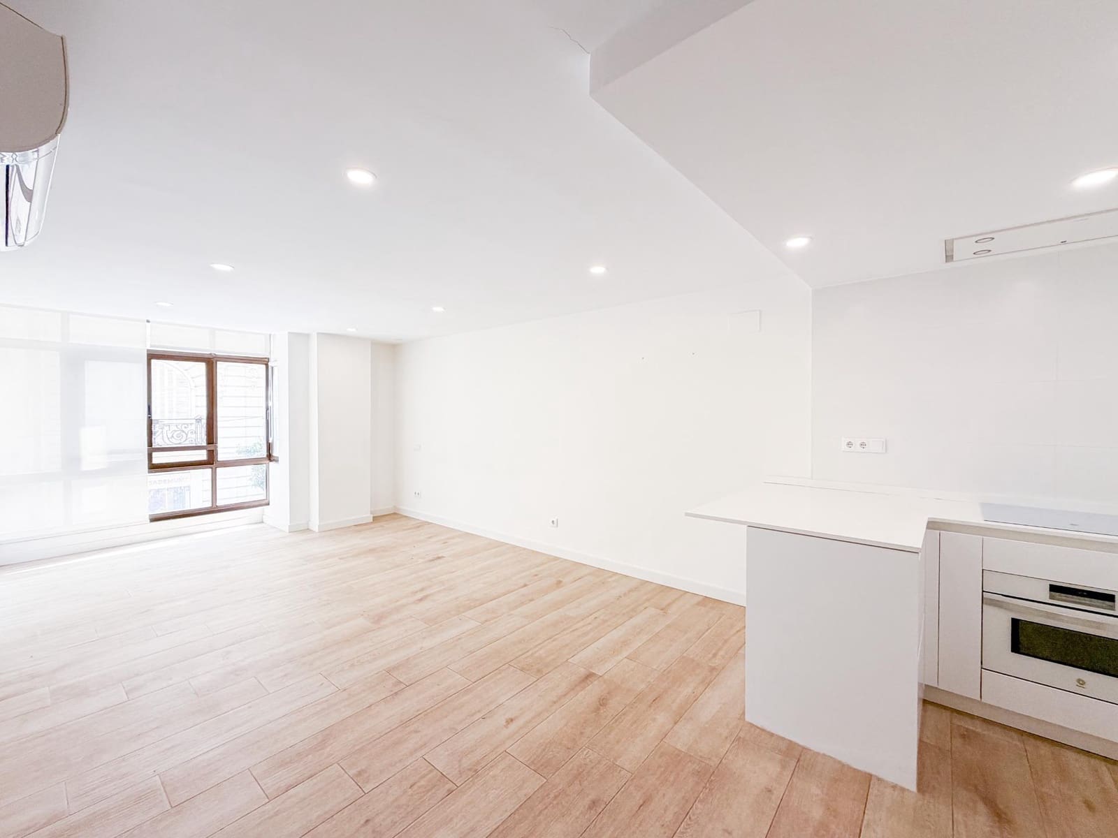 2 sovrum Lägenhet att hyra i Valencia stad med garage - 1 750 € (Ref: 9867326)