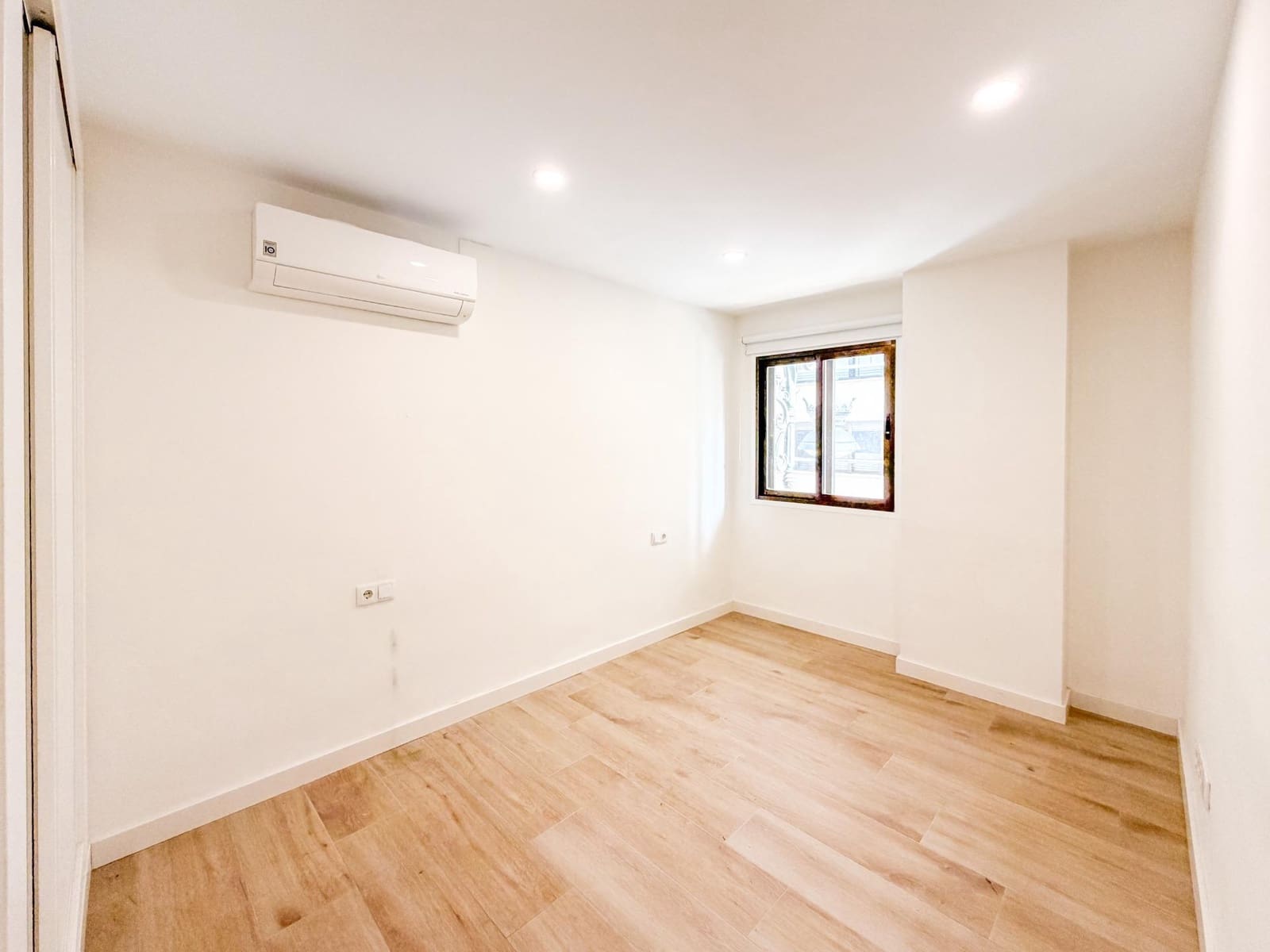 2 sovrum Lägenhet att hyra i Valencia stad med garage - 1 750 € (Ref: 9867326)