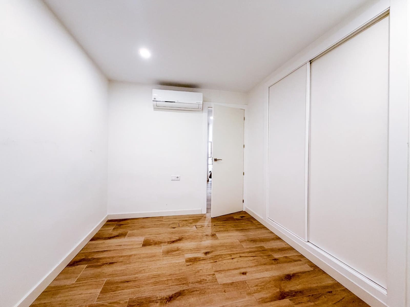 2 sovrum Lägenhet att hyra i Valencia stad med garage - 1 750 € (Ref: 9867326)