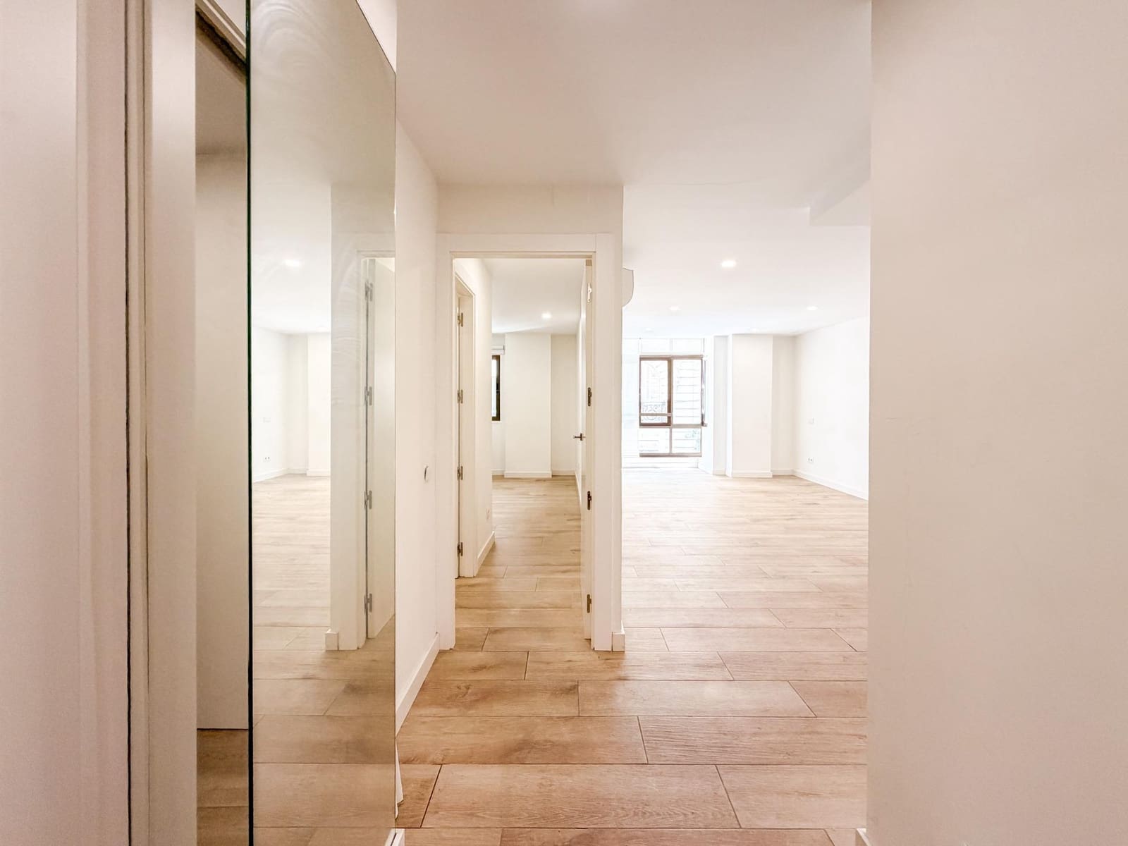 2 sovrum Lägenhet att hyra i Valencia stad med garage - 1 750 € (Ref: 9867326)