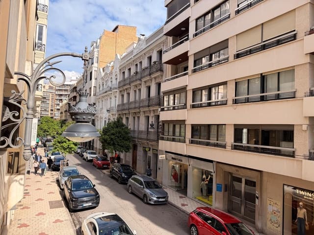 2 sovrum Lägenhet att hyra i La Gran Via, Valencia stad med garage - 1 750 € (Ref: 9867326)
