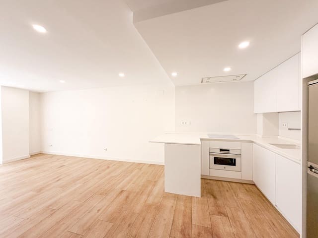 2 sovrum Lägenhet att hyra i La Gran Via, Valencia stad med garage - 1 750 € (Ref: 9867326)