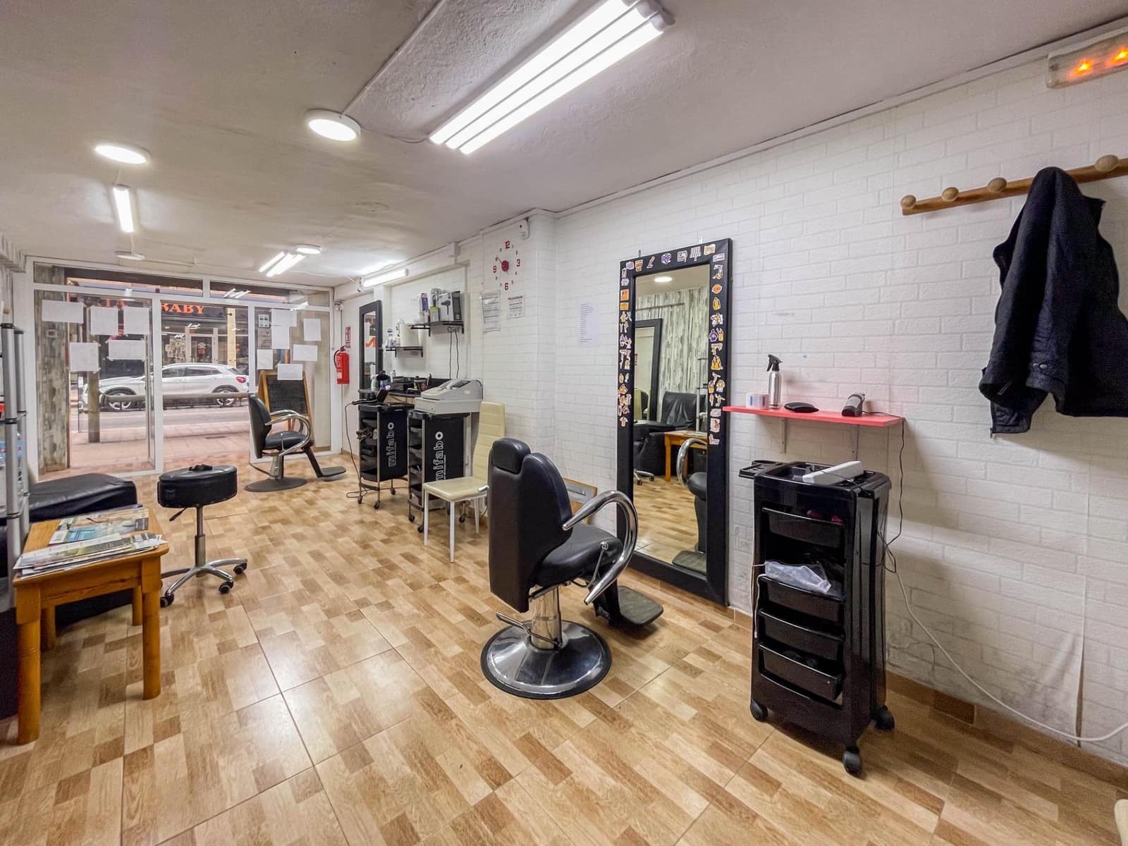 Commercial for sale in Manises - € 113,000 (Ref: 9867330)