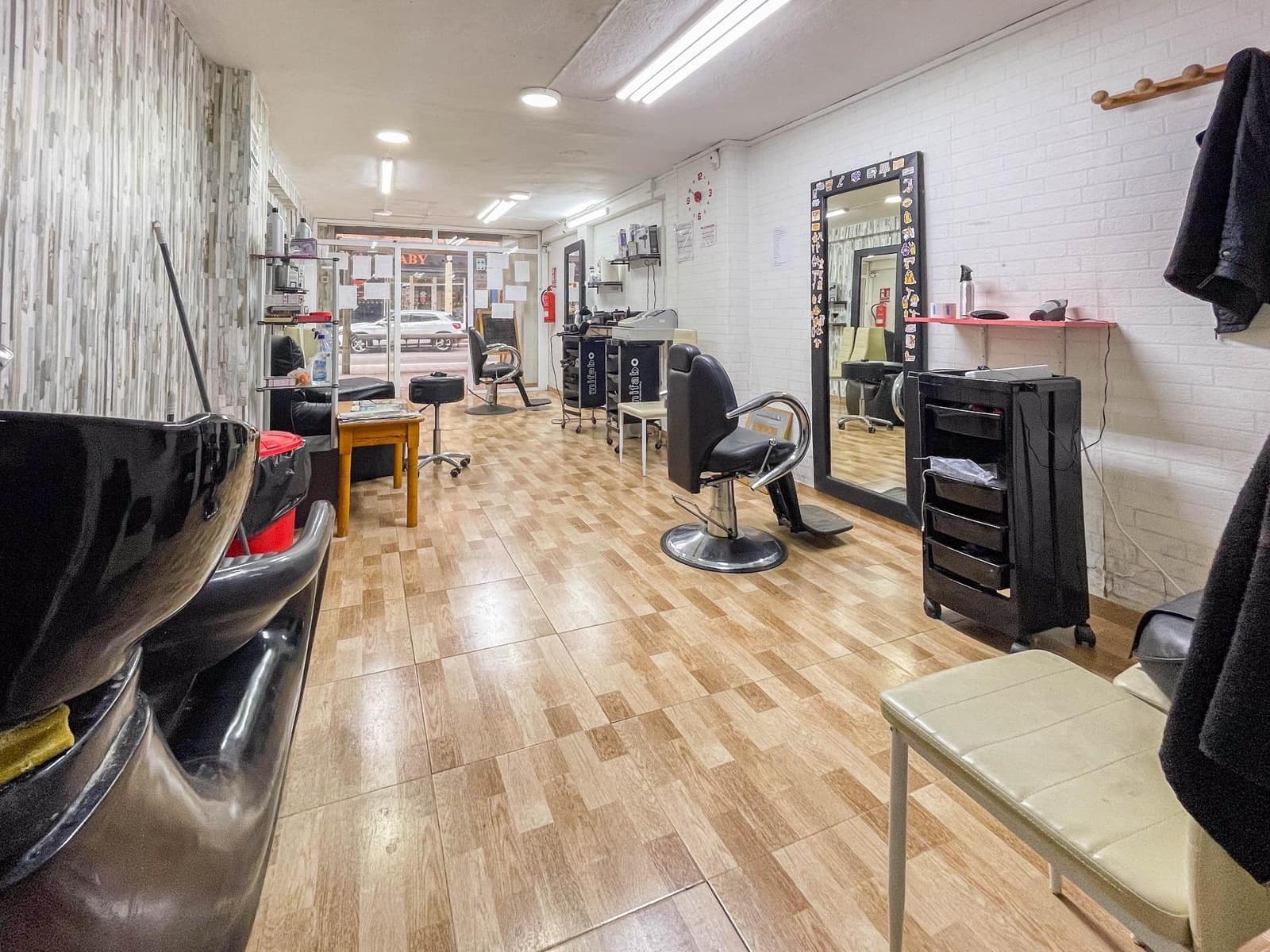 Commercial for sale in Manises - € 113,000 (Ref: 9867330)