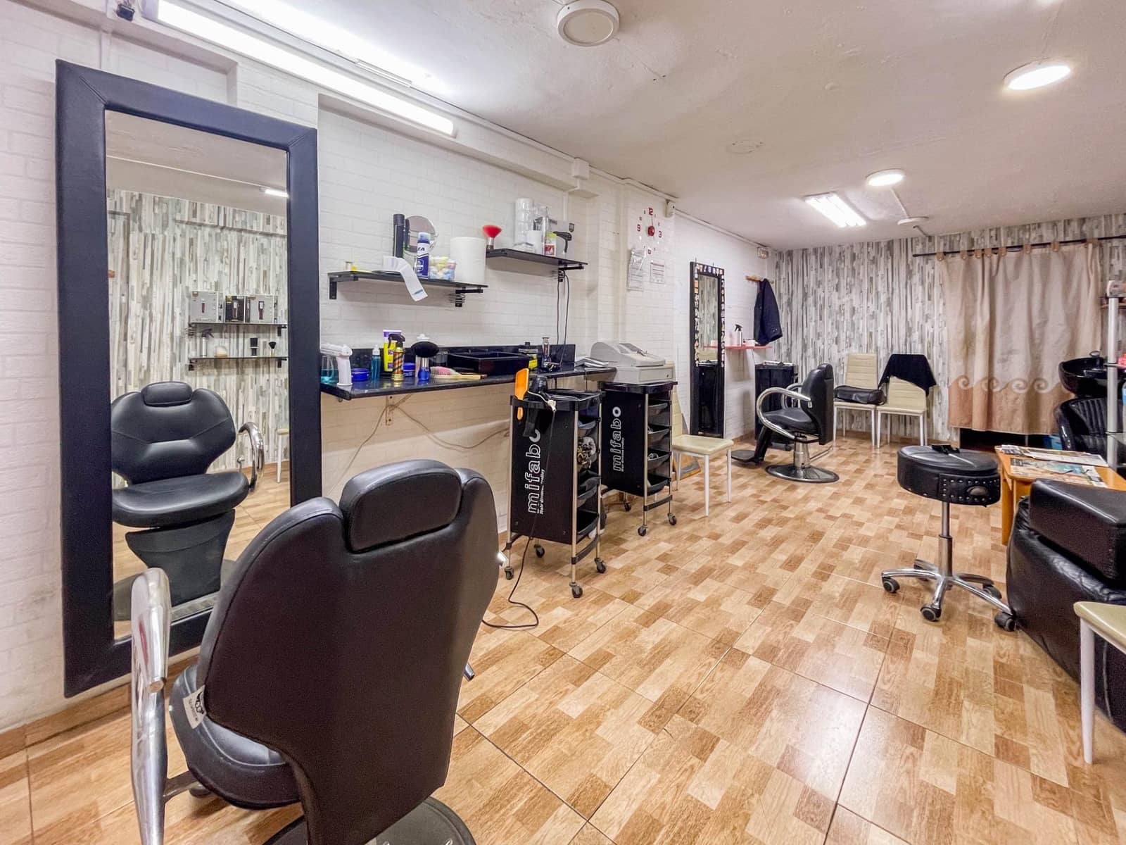 Commercial for sale in Manises - € 113,000 (Ref: 9867330)