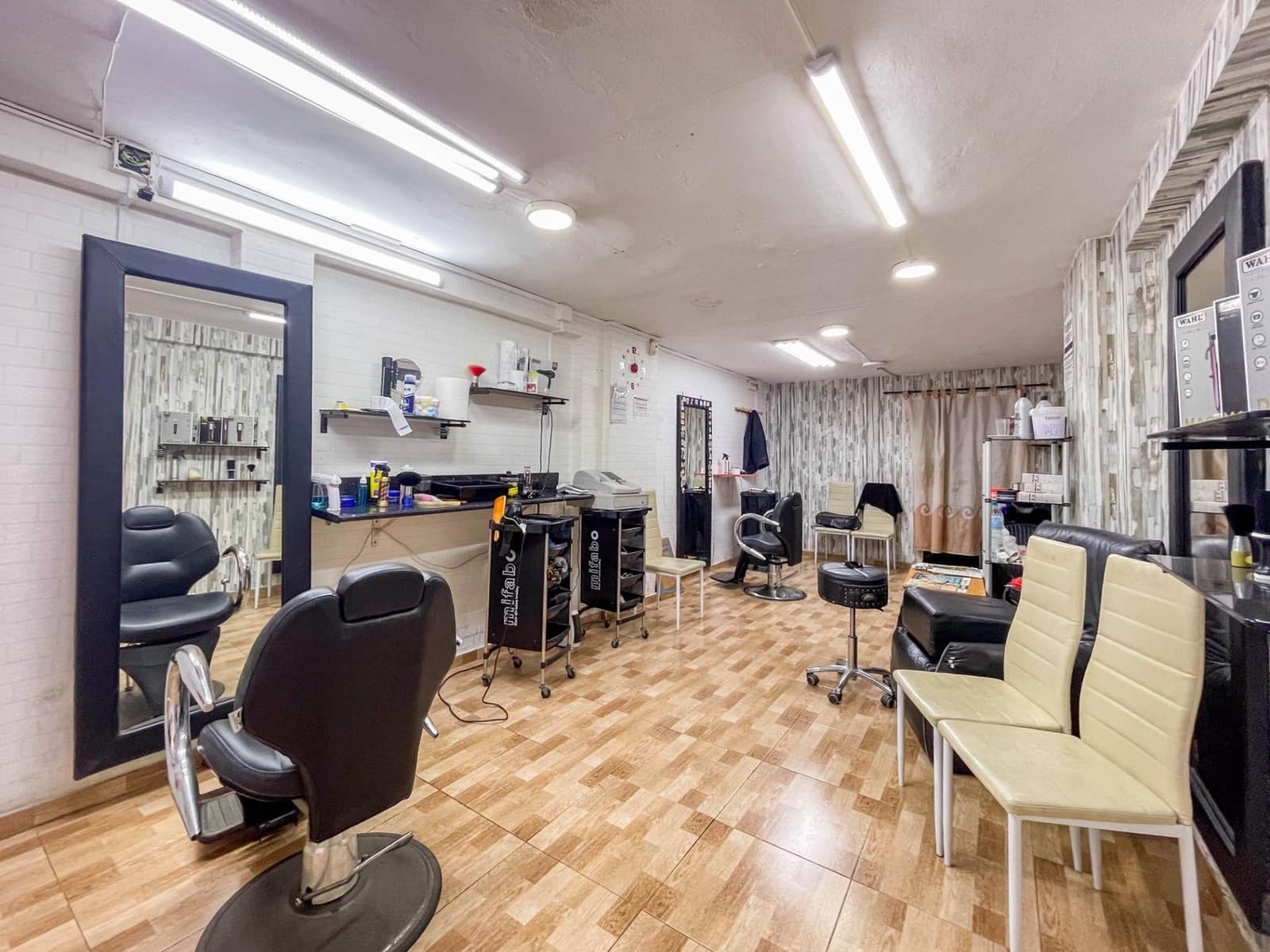 Commercial for sale in Manises - € 113,000 (Ref: 9867330)