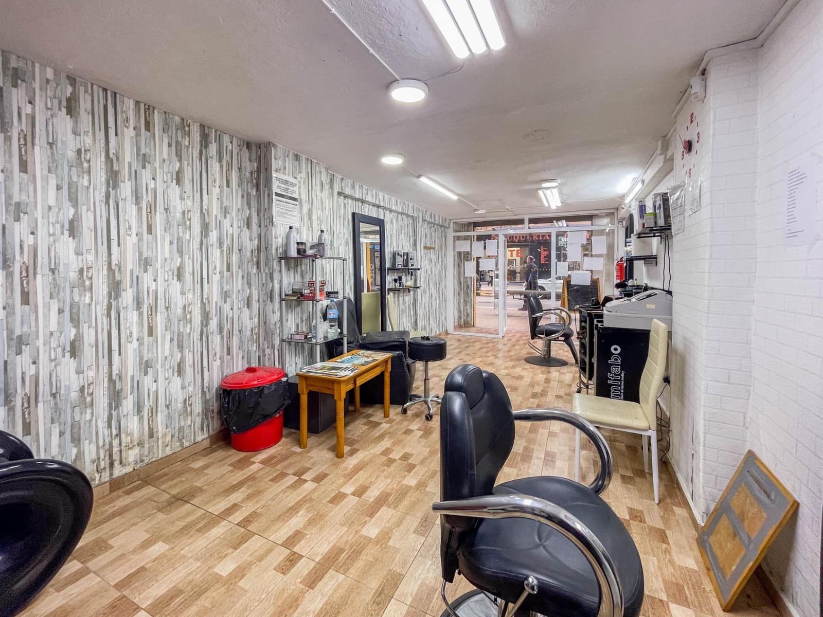 Commercial for sale in Manises - € 113,000 (Ref: 9867330)