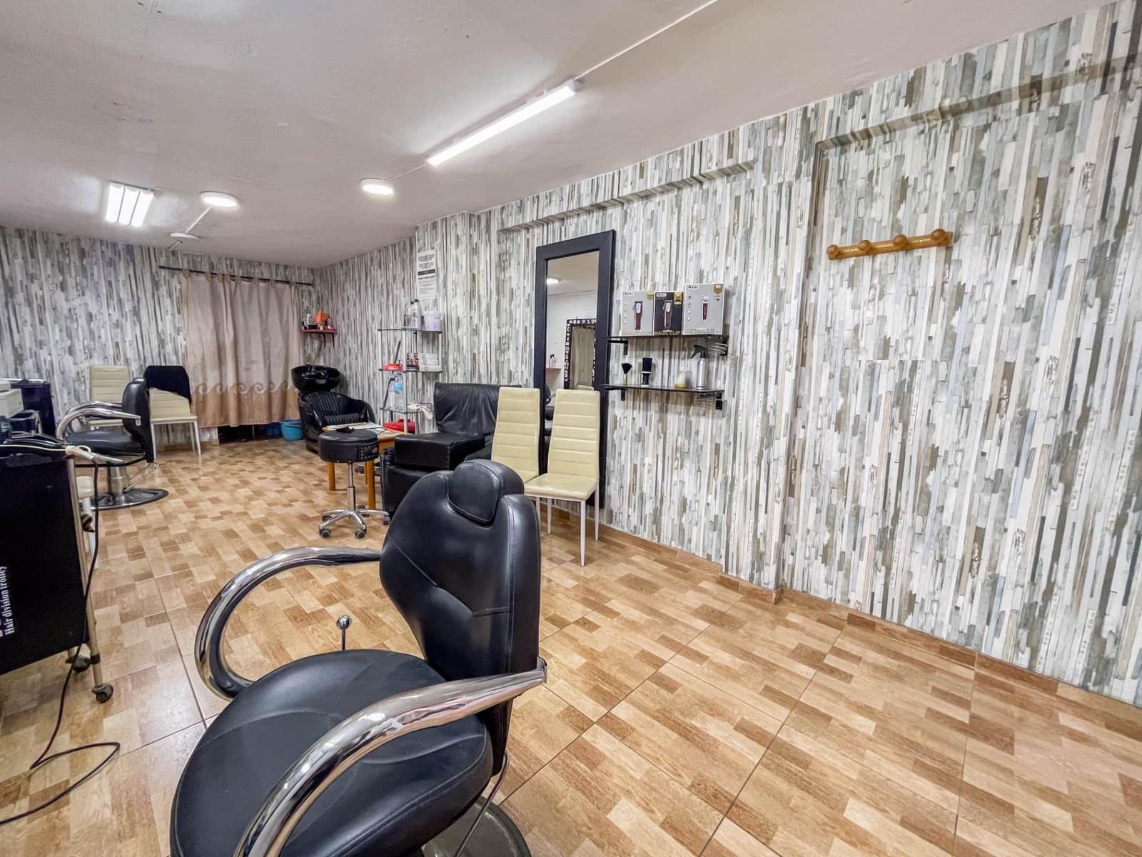 Commercial for sale in Manises - € 113,000 (Ref: 9867330)