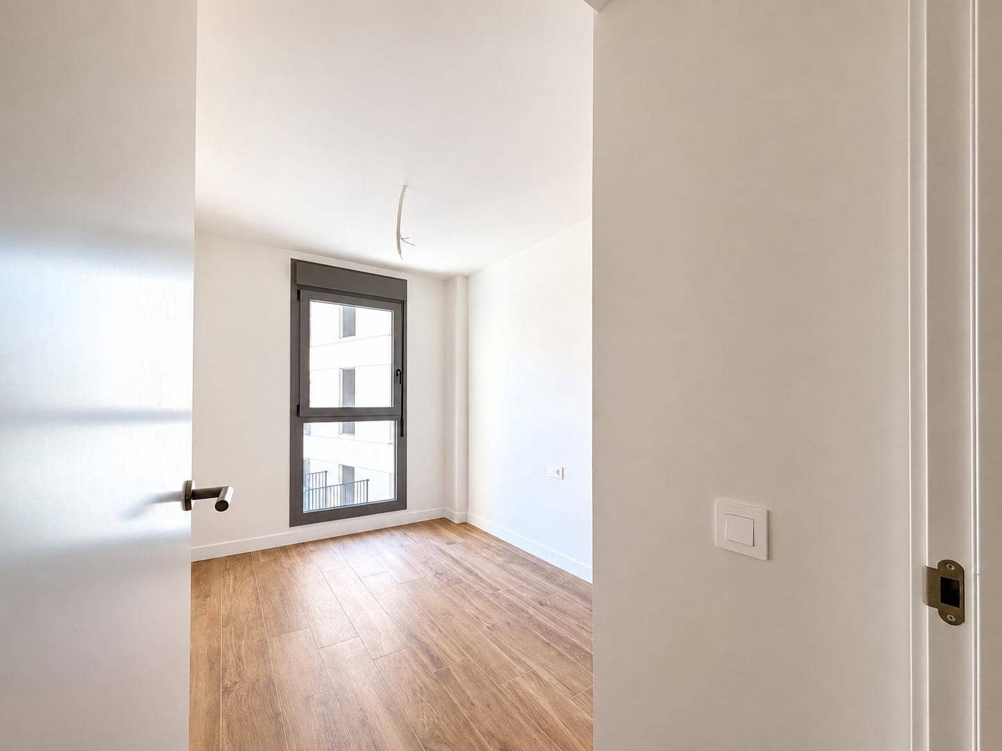 3 slaapkamer Flat te huur in Valencia stad met garage - € 1.500 (Ref: 9867332)