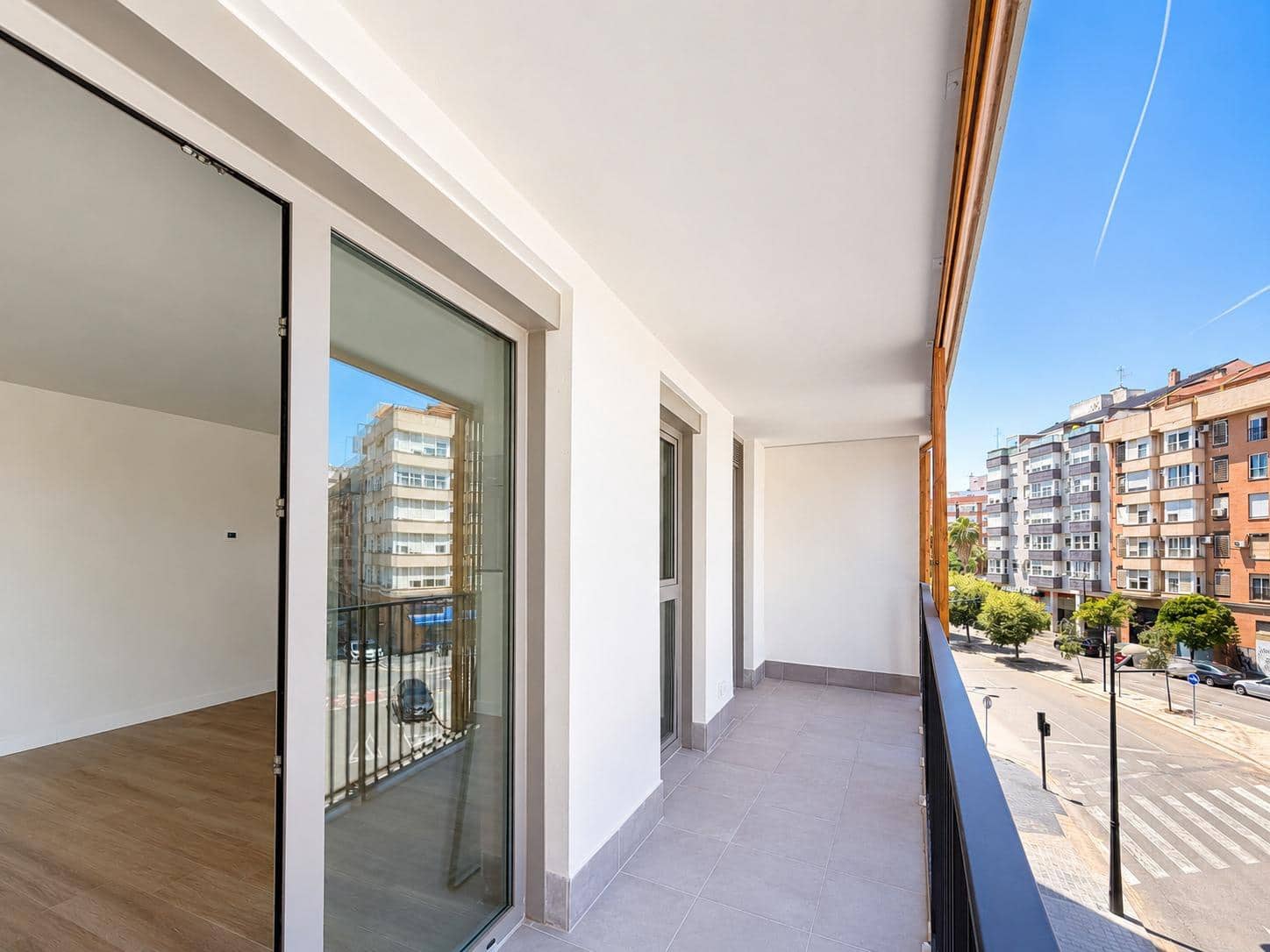 3 slaapkamer Flat te huur in Valencia stad met garage - € 1.500 (Ref: 9867332)