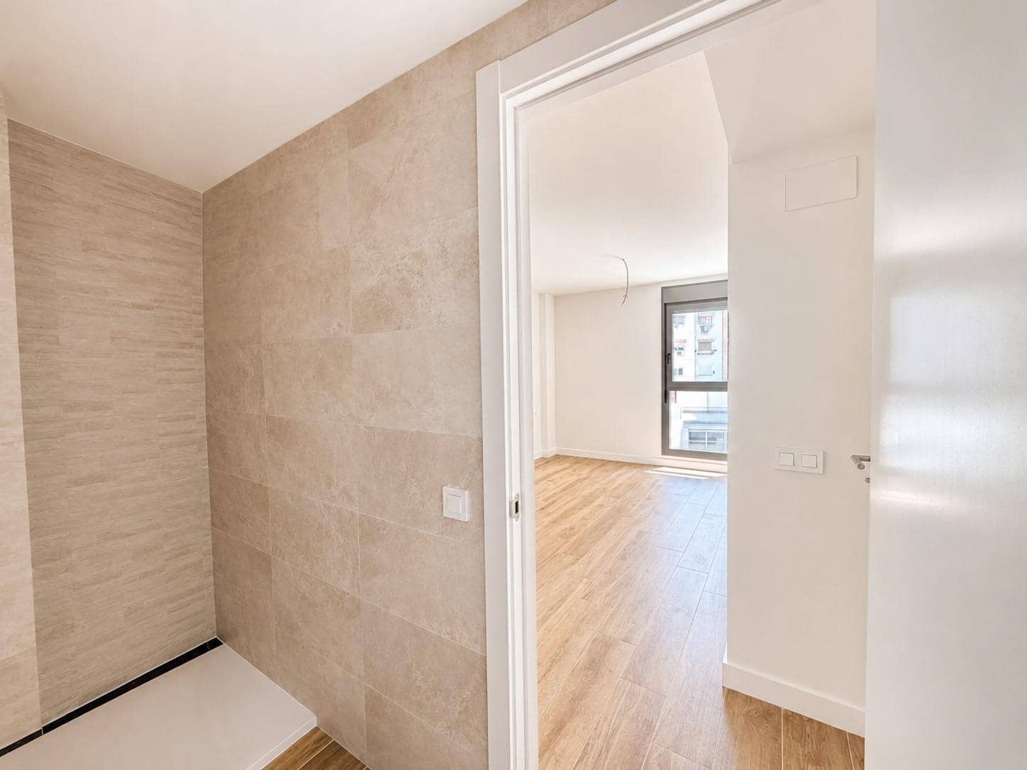 3 slaapkamer Flat te huur in Valencia stad met garage - € 1.500 (Ref: 9867332)