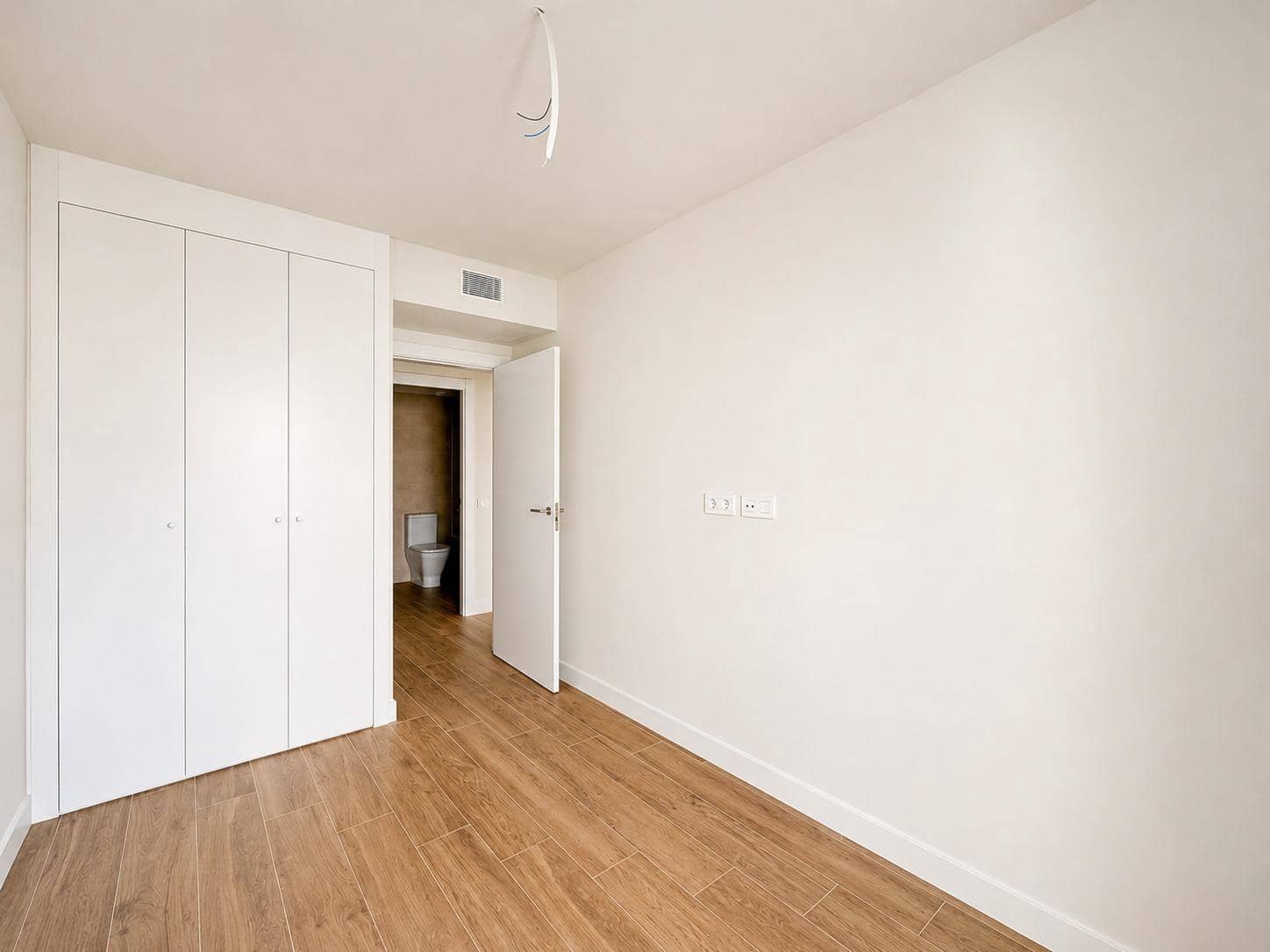 3 slaapkamer Flat te huur in Valencia stad met garage - € 1.500 (Ref: 9867332)