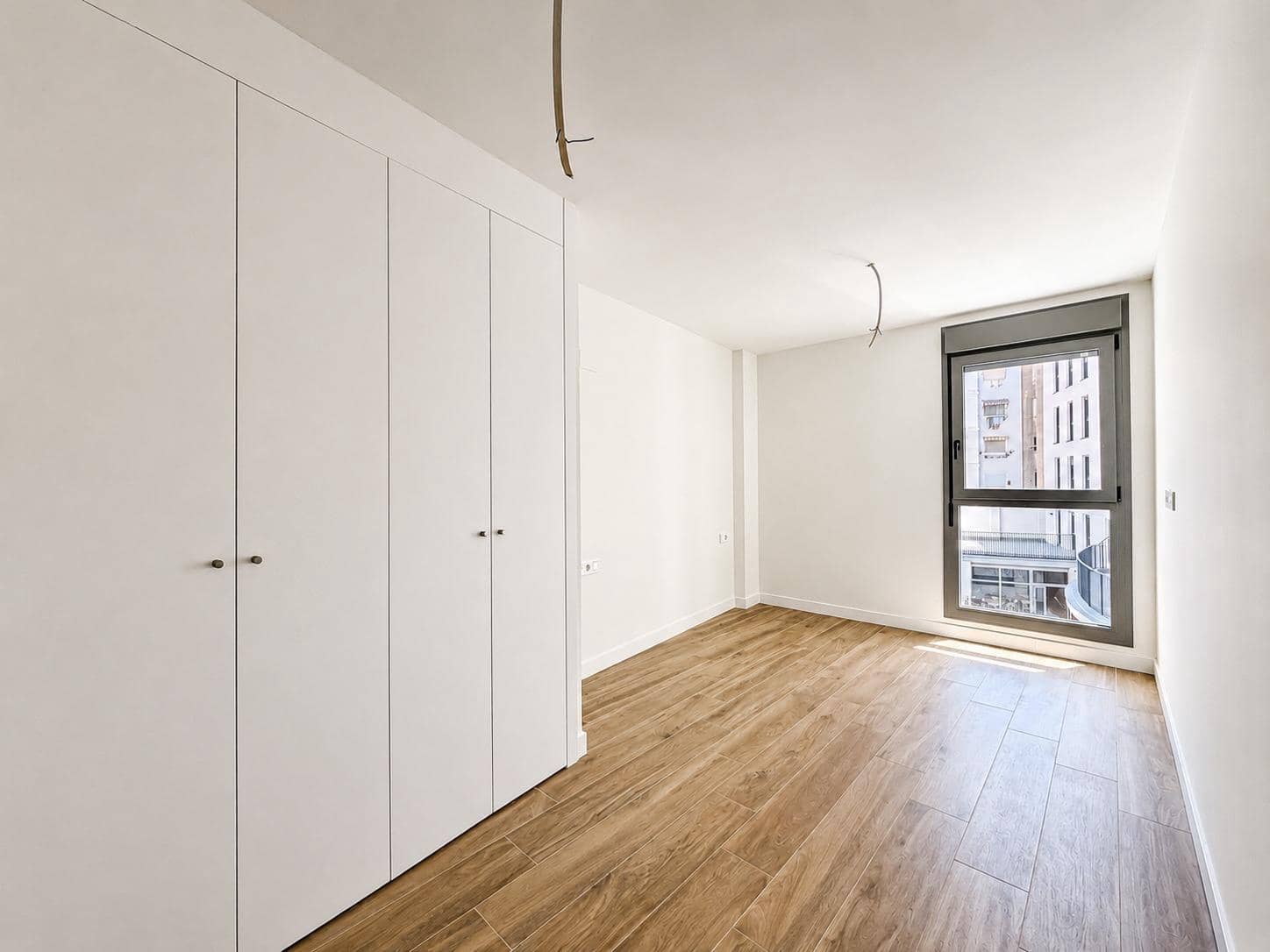 3 slaapkamer Flat te huur in Valencia stad met garage - € 1.500 (Ref: 9867332)