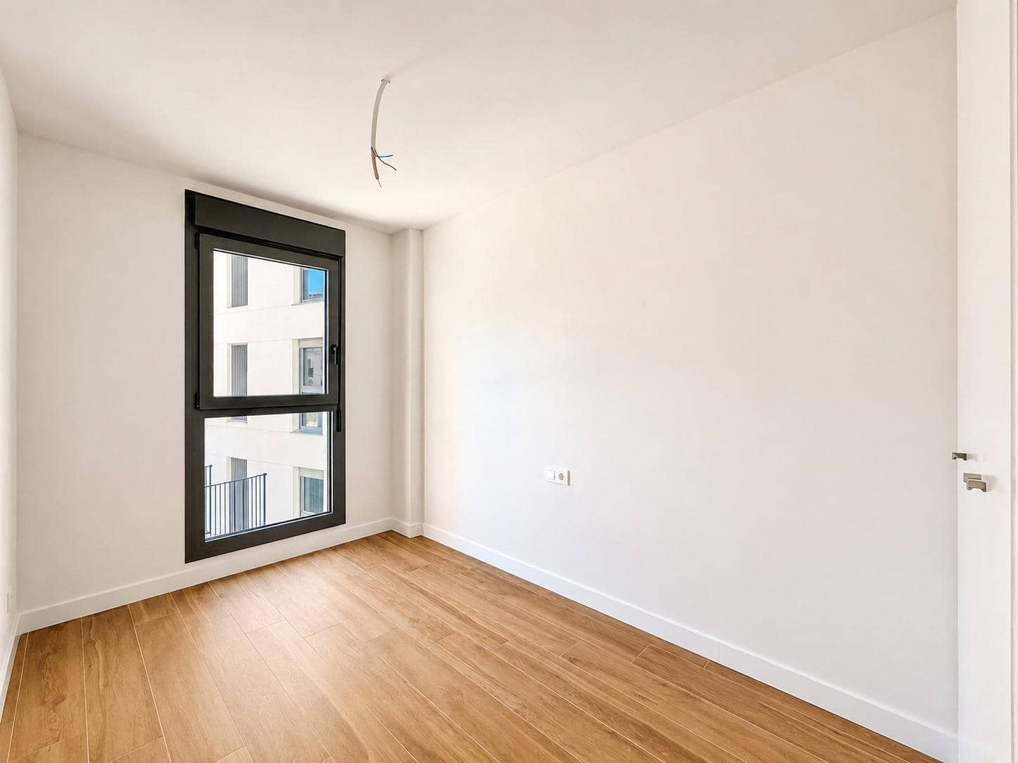 3 slaapkamer Flat te huur in Valencia stad met garage - € 1.500 (Ref: 9867332)