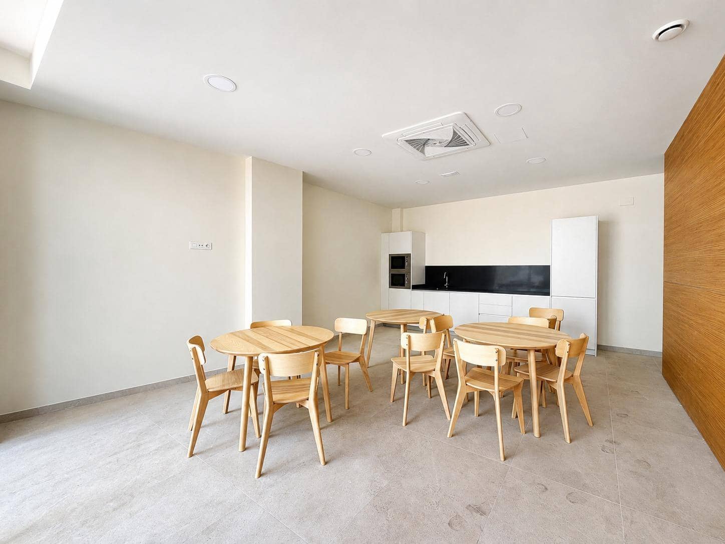 3 slaapkamer Flat te huur in Valencia stad met garage - € 1.500 (Ref: 9867332)