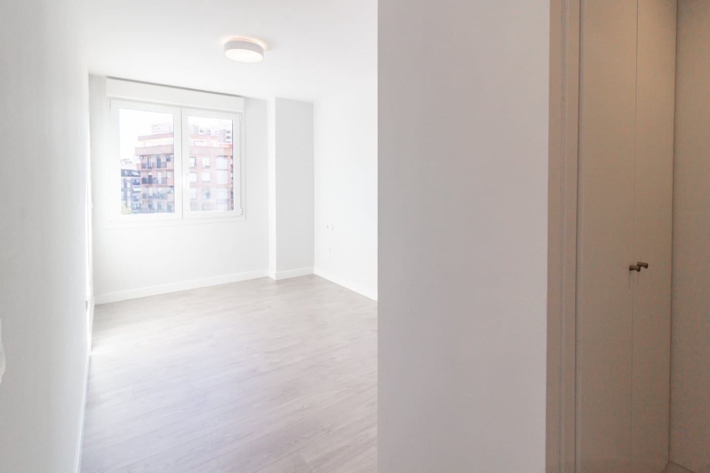 2 bedroom Flat for rent in Valencia city with garage - € 1,550 (Ref: 9867334)