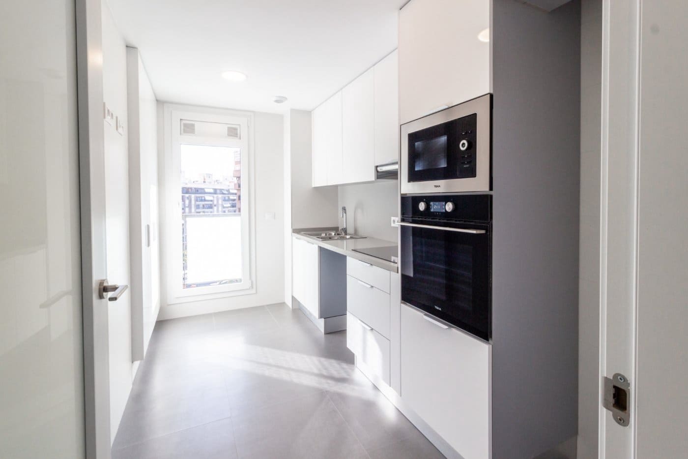 2 bedroom Flat for rent in Valencia city with garage - € 1,550 (Ref: 9867334)