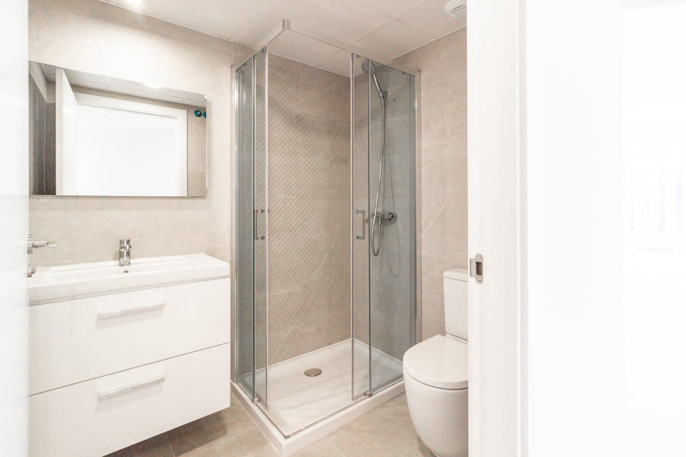 2 bedroom Flat for rent in Valencia city with garage - € 1,550 (Ref: 9867334)