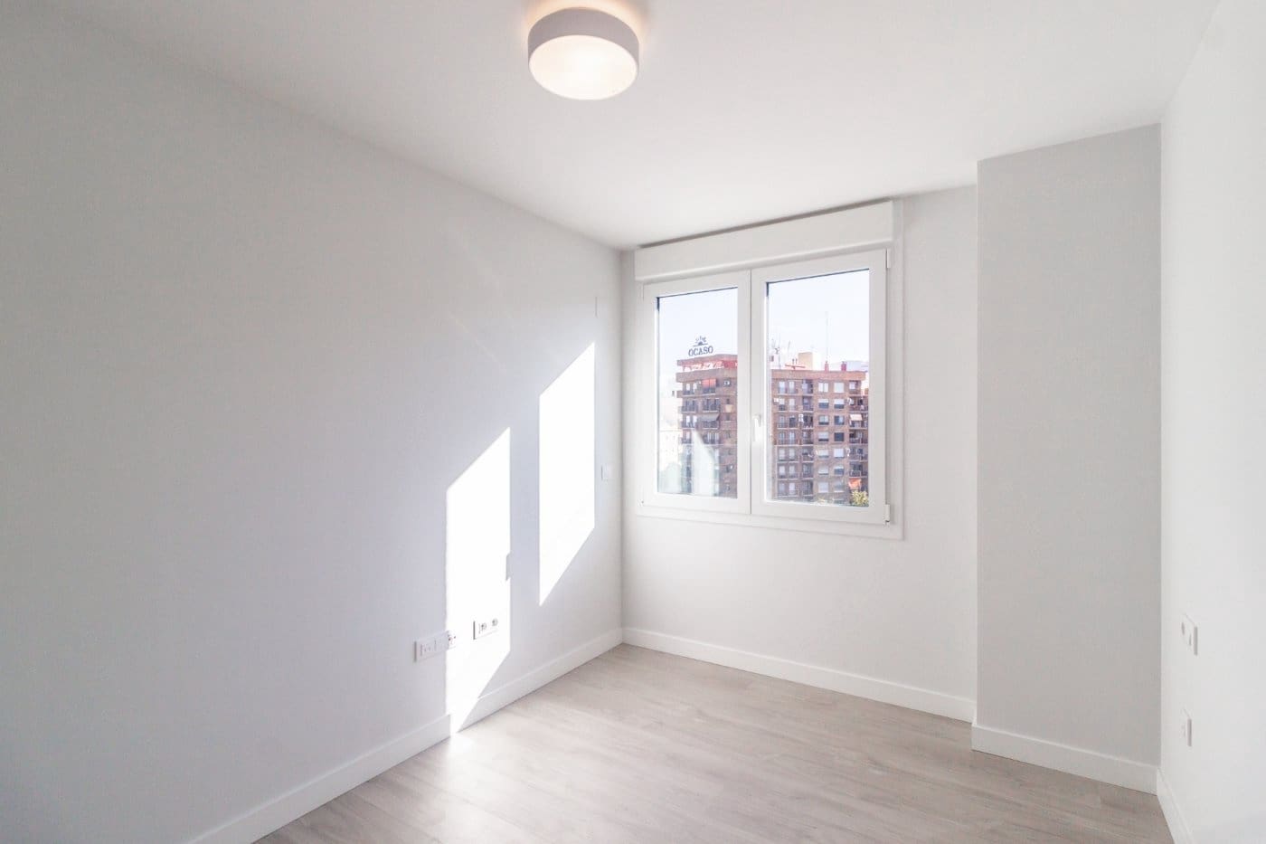 2 bedroom Flat for rent in Valencia city with garage - € 1,550 (Ref: 9867334)