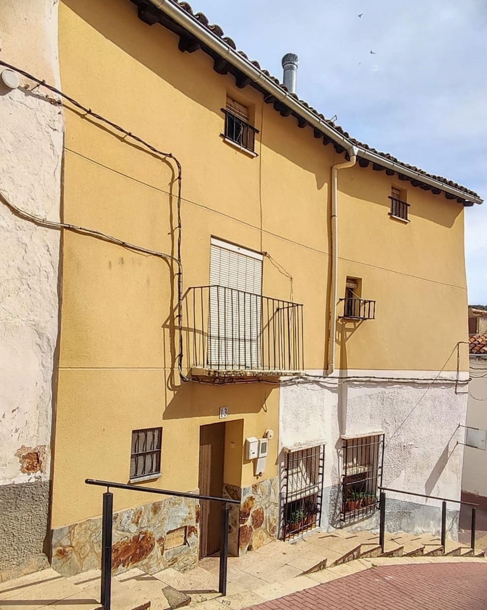 5 bedroom Townhouse for sale in Alcaraz - € 21,000 (Ref: 9867336)
